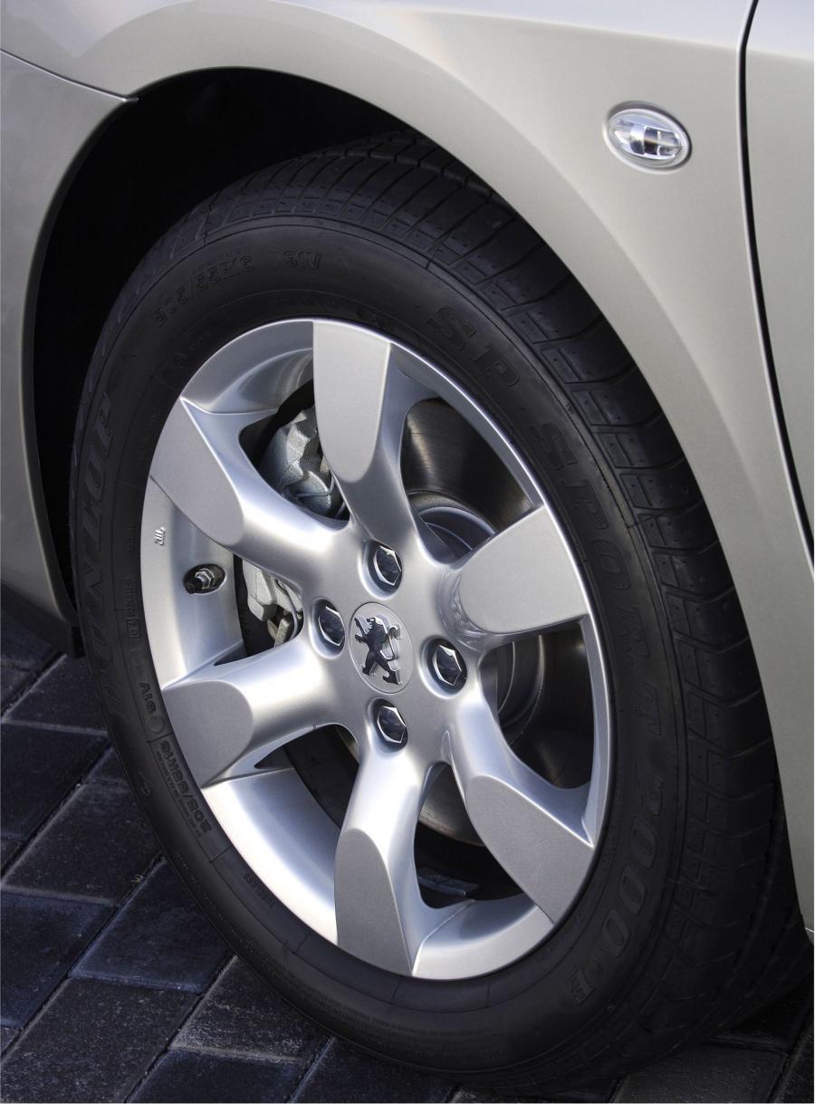  Peugeot 307 2001 года  (фото 11 из 31)